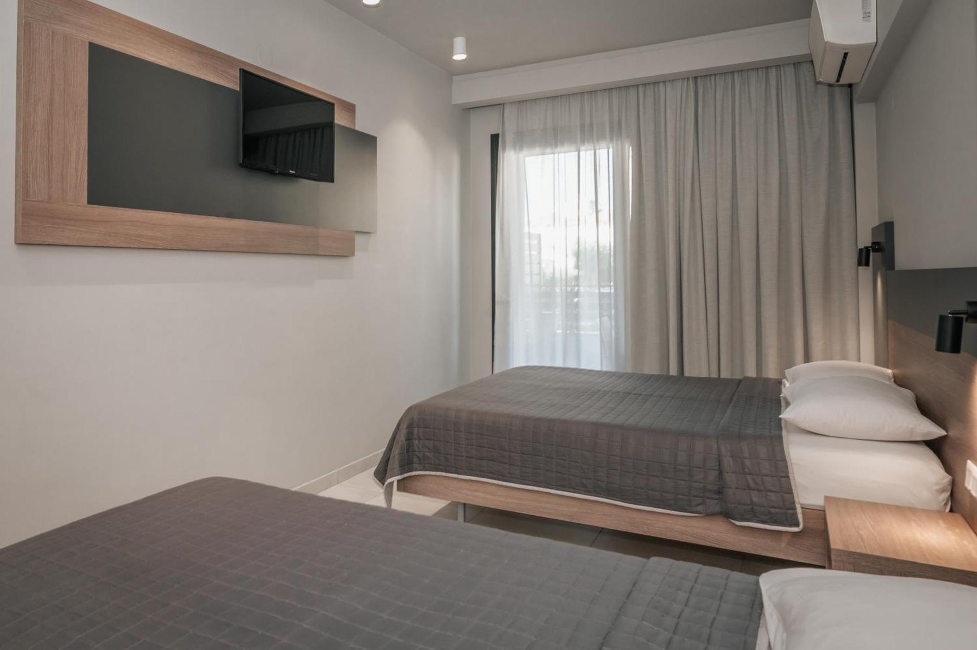 Elizabeth Queen Luxury Rooms Paralia Katerinis Exterior photo